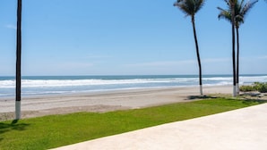 Land view from property - Apartamento Espacioso con Vista al Mar (Acapulco)