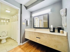 Habitación estándar, 1 cama King size, para no fumadores | Escritorio, espacio para trabajar con laptop y wifi gratis 