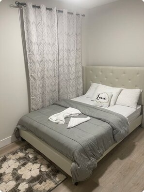 2 quartos, ferros/tábuas de passar roupa, Wi-Fi, roupa de cama