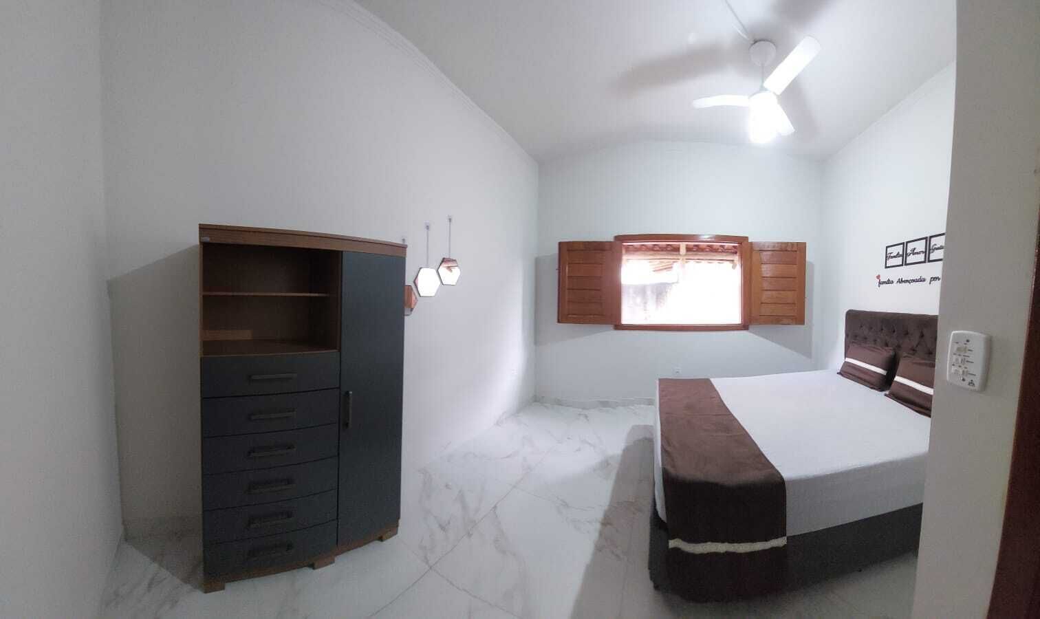 4 quartos, ferros/tábuas de passar roupa, Wi-Fi de cortesia