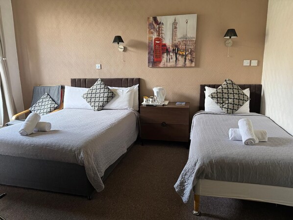 Economy-Zweibettzimmer, Gartenblick