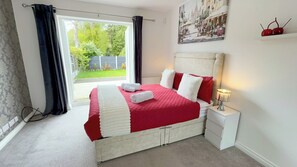 4 habitaciones, tabla de planchar con plancha y wifi 