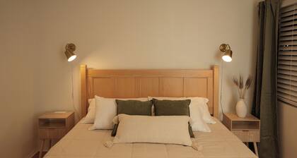 Sleek 2BR - 2 King Beds Townhome, Surf City Huntington Beach- Disney& Beach