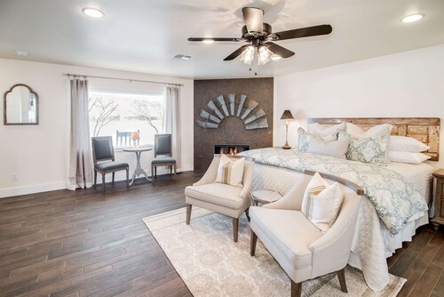 The Melvin: Wine Trail Oasis, Hot Tub & Fire Pit