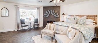 The Melvin: Wine Trail Oasis, Hot Tub & Fire Pit