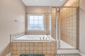 Hair dryer, towels - 1056 - 4 Bedroom Golf View Home at Mariners SML (Bedford County)