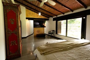 4 bedrooms, free WiFi, bed sheets