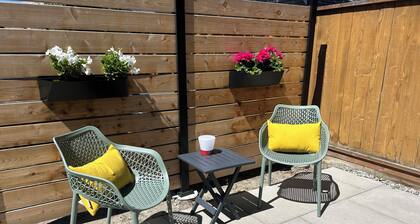 Parkside Pad in Kelowna's North End. Steps to the brewery district & the lake.