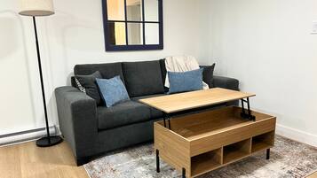 Téléviseur connecté, foyer, livres