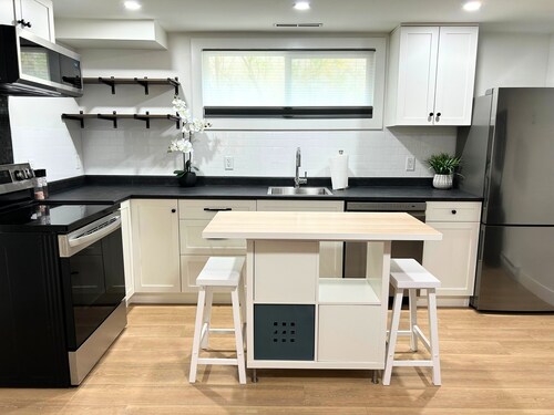 Parkside Pad in Kelowna's North End. Steps to the brewery district & the lake.