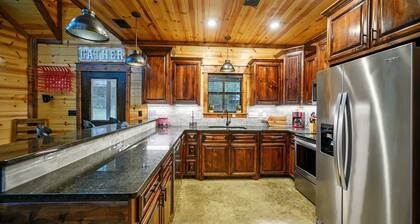 Sugar Mama Cabin for 10!