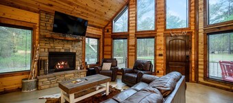 Sugar Mama Cabin for 10!