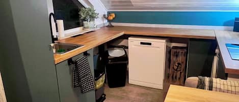 Microwave, oven, stovetop, dishwasher
