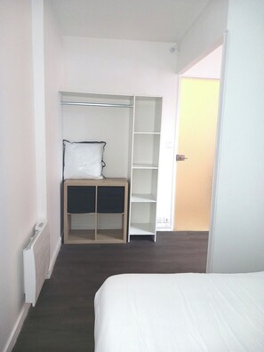 1 bedroom, travel crib, free WiFi, bed sheets