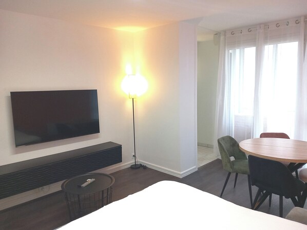 1 bedroom, travel crib, free WiFi, bed sheets