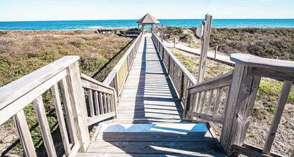 Charming 1BR Condo w/ Pool & Beach Access