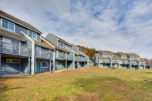 Exterior - Multi-Level Mountain Stay w/ Pool (Basye)