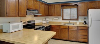 Multi-Level Mountain Stay w/ Pool