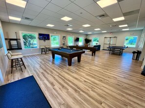 Game room - 3BR Beach Condo w/ Pool & BBQ (Kitty Hawk)