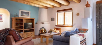 Charming 1BR Near Santa Fe Plaza