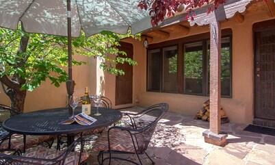 Charming 2BR Near Santa Fe Plaza