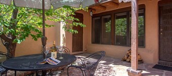 Charming 2BR Near Santa Fe Plaza