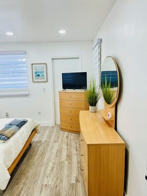 3 bedrooms, desk, iron/ironing board, WiFi