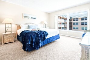 2 bedrooms, iron/ironing board, free WiFi, bed sheets - Nice and Relaxing Family Getaway - Steps to the Beach with Heated Pool (Cocoa Beach)