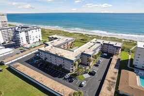 Exterior - Nice and Relaxing Family Getaway - Steps to the Beach with Heated Pool (Cocoa Beach)