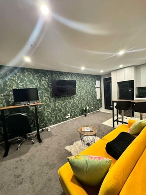 Smart TV, offices, computer monitors