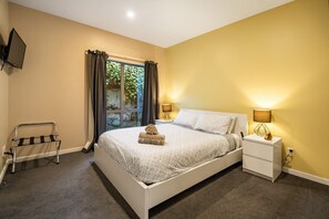 6 Schlafzimmer, Schreibtisch, Bügeleisen/Bügelbrett, kostenloses WLAN