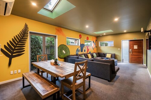 🎞️ Kiwiana Lodge | Private Cinema, Games Room, 6 Ensuites.Superhost,FreeParking