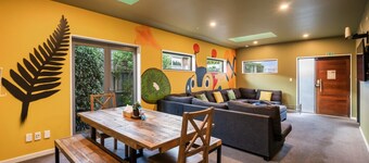 🎞️ Private Cinema, Games Room, 6 Ensuites.Superhost,Free Parking, MiniGolf