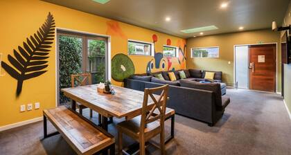 🎞️ Private Cinema, Games Room, 6 Ensuites.Superhost,Free Parking, MiniGolf