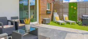 Pool & Canal-View Townhouse | Miami Oasis + BBQ