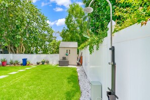 المنطقة المحيطة بالمنشأة