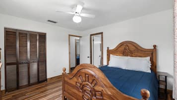 3 bedrooms, WiFi, bed sheets