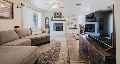 Charming, Quite and Quaint 3-bedroom house with WiFi and AC in Lodi