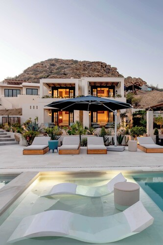 Suites, Beach Club Access, Ocean View, Private Pool Villa