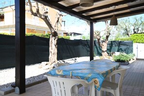 Outdoor dining - M427 - Marcelli, new three-room apartment with private pool (Numana)