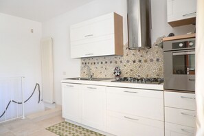 Fridge, oven, dishwasher