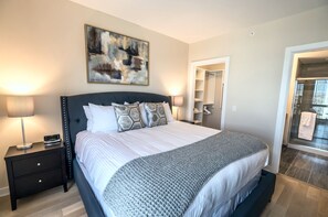 Room - Atlantic Station (Stamford)
