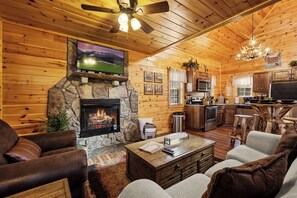 Una Smart TV, una chimenea, videojuegos