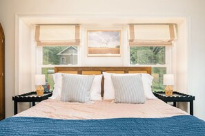 3 habitaciones, tabla de planchar con plancha y cuna de viaje 