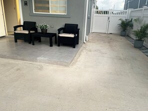 Terrace/patio - Enjoy a peaceful escape in our 3-bedroom Villa in Portmore with WiFi, AC. (Portmore)