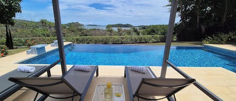 Piscine extérieure