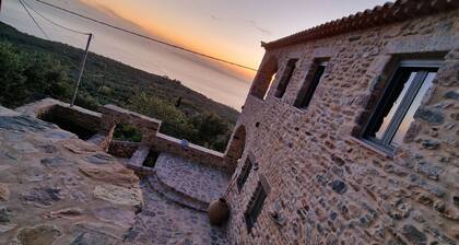 Charming 2-bedroom apartment with WiFi, AC in lovely Nomitsi