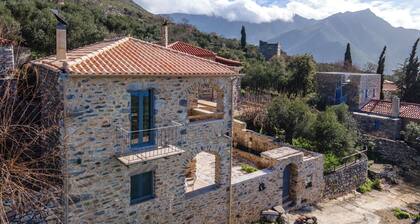 Charming 2-bedroom apartment with WiFi, AC in lovely Nomitsi