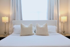 3 bedrooms, iron/ironing board, WiFi, bed sheets - Rebel Roux - Elegant Southern Getaway + Loft (Oxford)