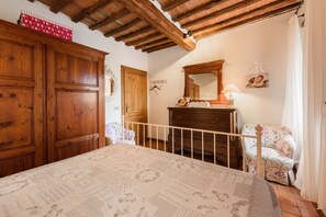 2 chambres, fer et planche à repasser, lit de bébé portatif, Wi-Fi